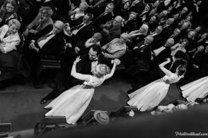 Black-and-white Viennaze Waltz Photography