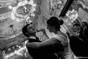 Black-and-white Viennaze Waltz Photography