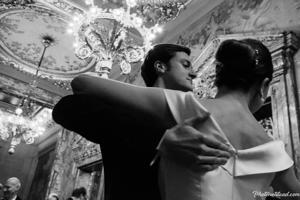 Black-and-white Viennaze Waltz Photography