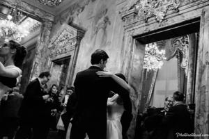 Black-and-white Viennaze Waltz Photography