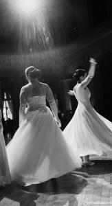 Black-and-white Viennaze Waltz Photography