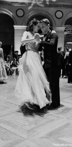Black-and-white Viennaze Waltz Photography