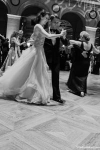 Black-and-white Viennaze Waltz Photography