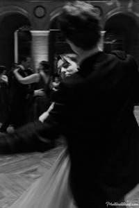 Black-and-white Viennaze Waltz Photography