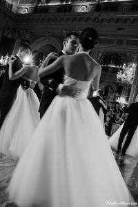Black-and-white Viennaze Waltz Photography