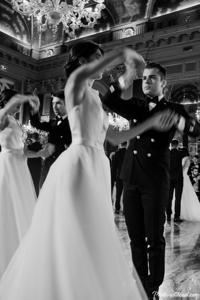 Black-and-white Viennaze Waltz Photography