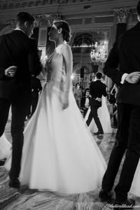 Black-and-white Viennaze Waltz Photography