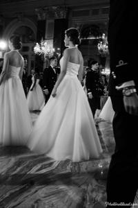 Black-and-white Viennaze Waltz Photography