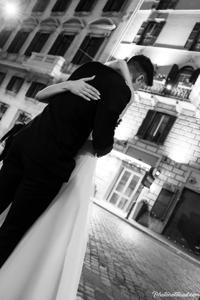 Black-and-white Viennaze Waltz Photography